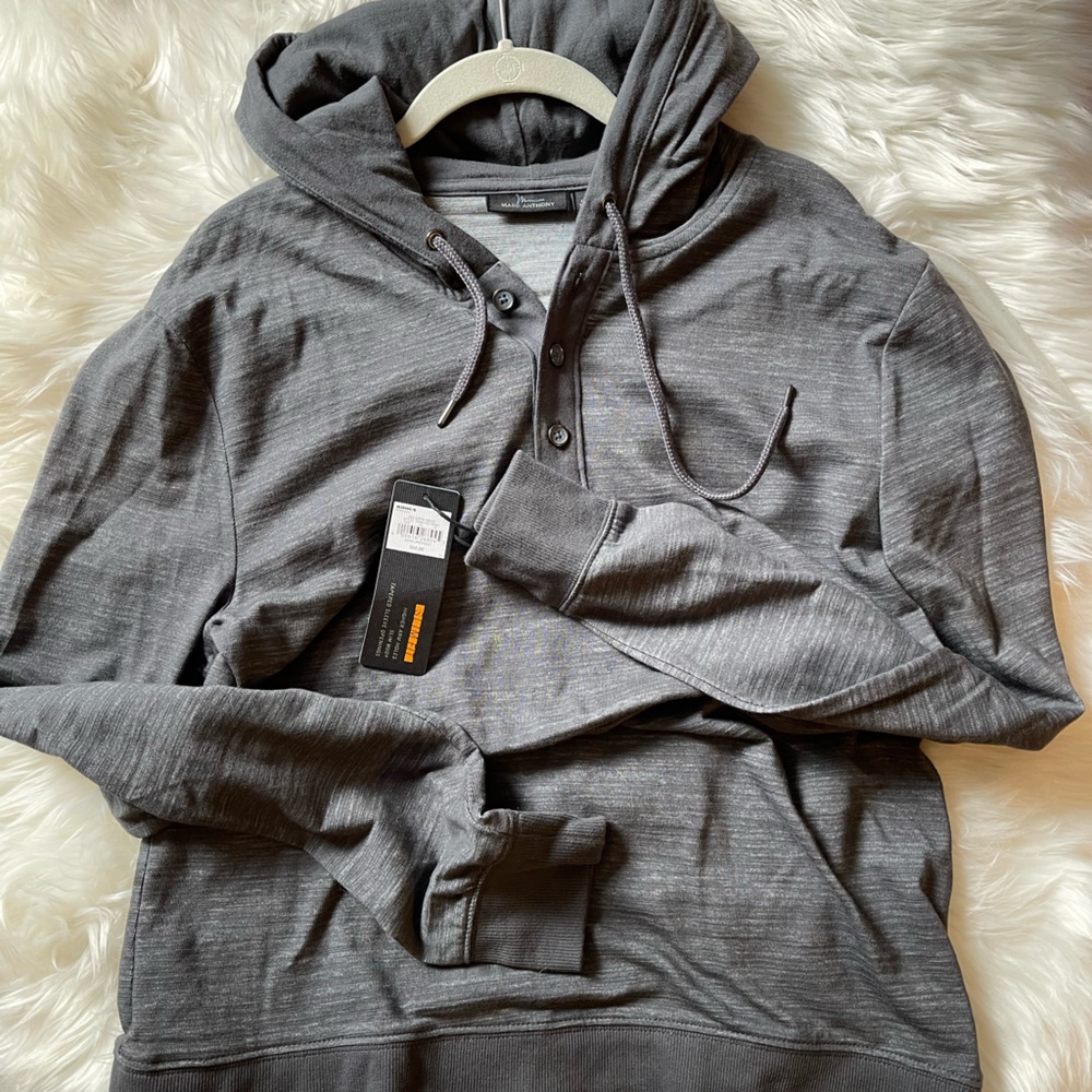NWT Mark Anthony, men’s medium heathered gray long sleeve lightweight hoodie